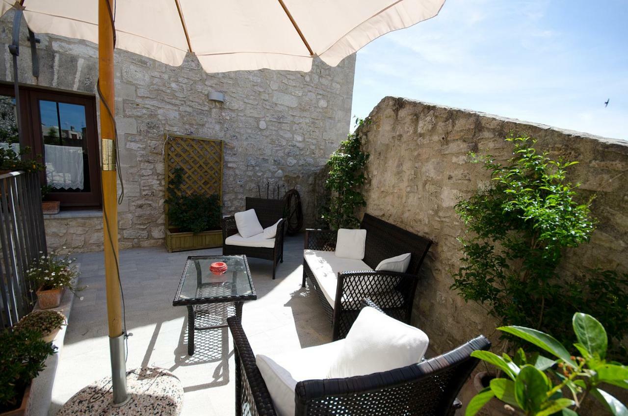 Pietre Antiche 2*