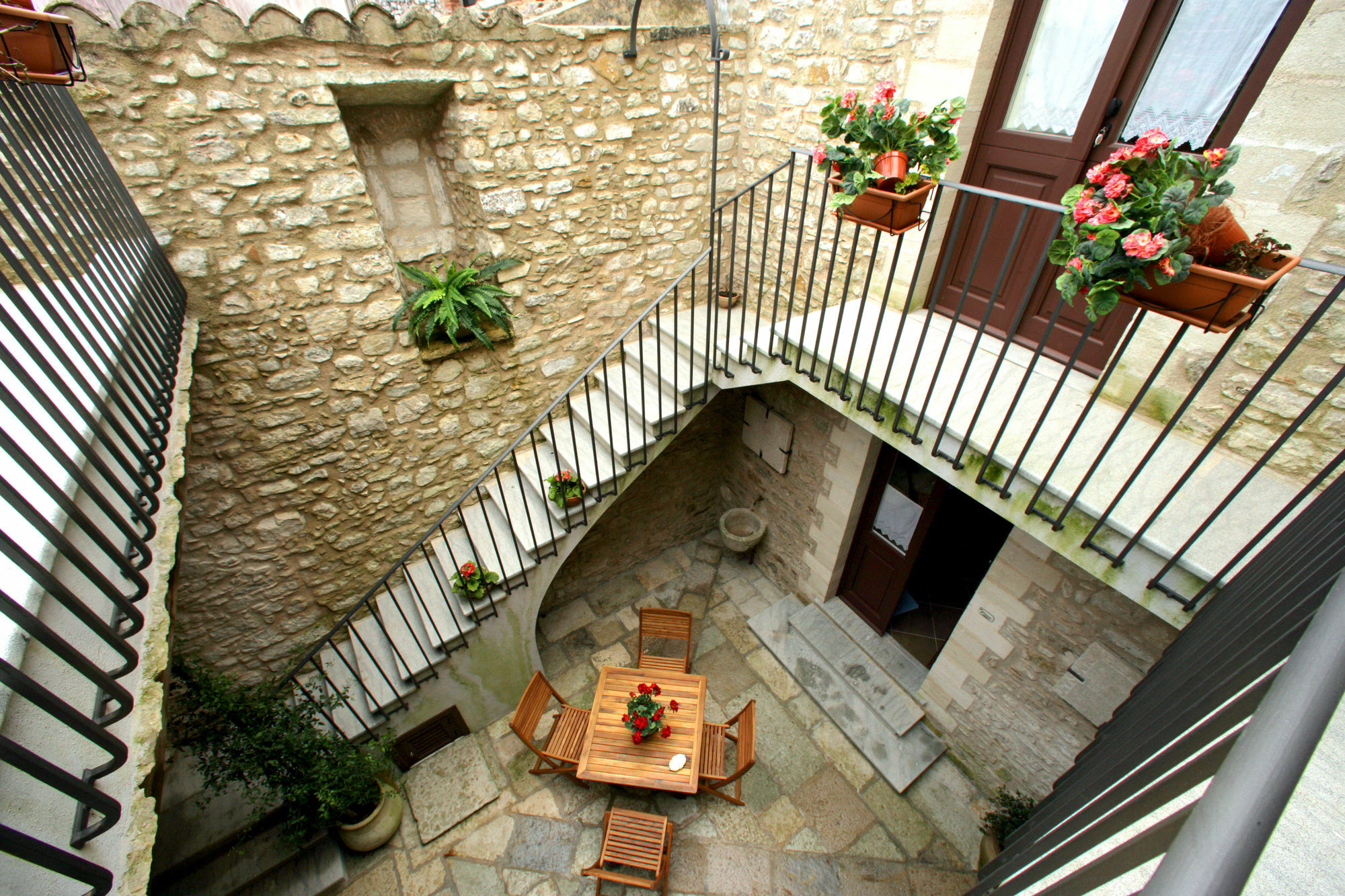 Pietre Antiche 2*